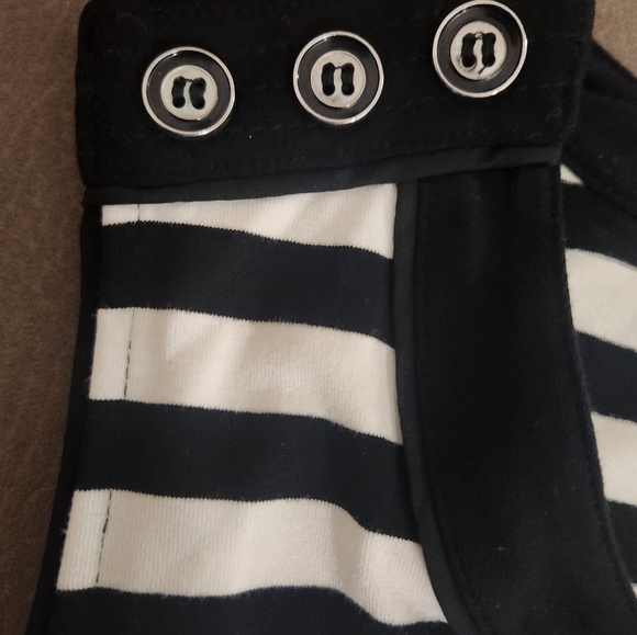 White House|Black Market Top - Picture 11 of 11